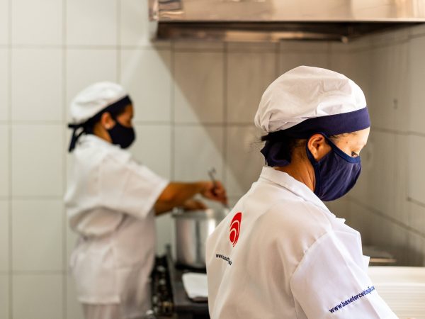 Por que terceirizar os serviços de alimentação?